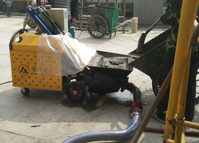 供應小型混凝土輸送泵