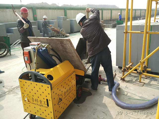 供應小型混凝土輸送泵